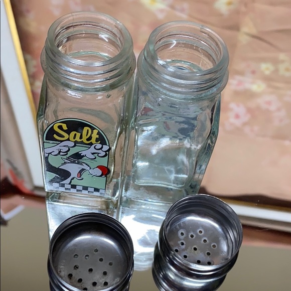 Novelty Sylvester Salt Shakers (2) ONE LEFT!! - Picture 6 of 6